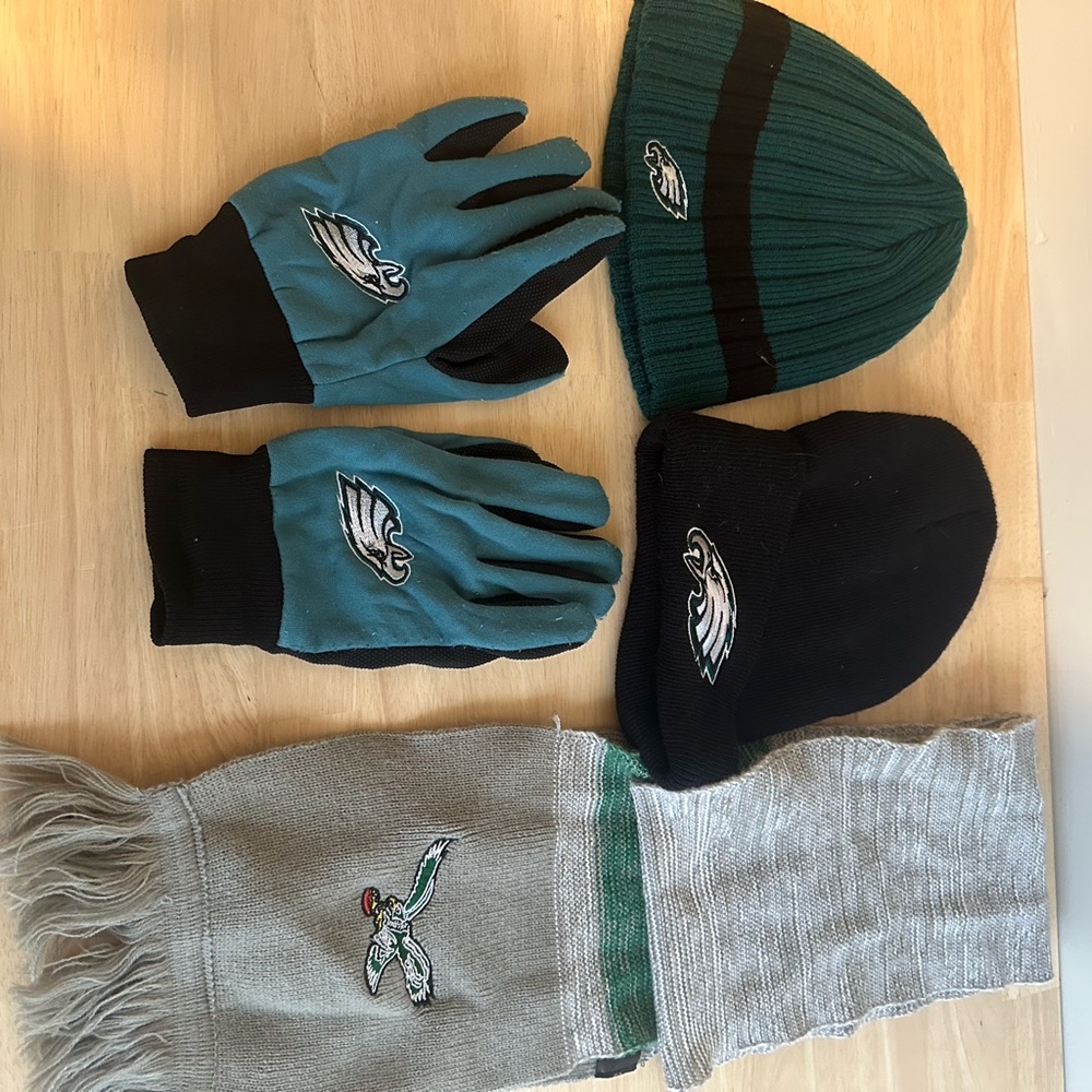 Men's Green and Black Winter Accessory Set